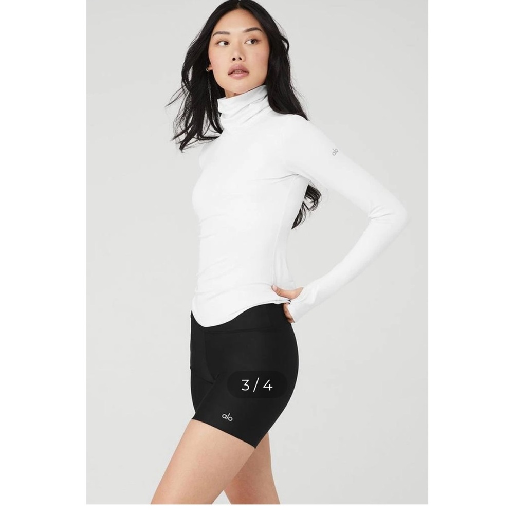 ALO yoga Alosoft Refine Turtleneck
